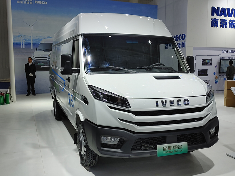 南京依維柯全新得意純電動廂式運(yùn)輸車