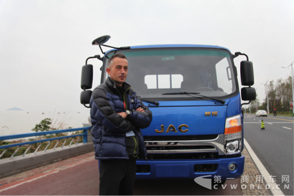 中國(guó)年度卡車評(píng)委會(huì)國(guó)外評(píng)委、希臘記者Vasileios Daramouskas.png