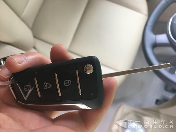 二代江淮星銳6系長軸車型，17座，搭載江淮2.7CTl 國五柴油發(fā)動機(jī)8.jpg