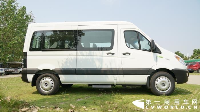 【第一商用車網(wǎng) 原創(chuàng)】9月22日，由江淮星銳歷時一年多打造的全新6座/9座長軸短懸車型，將在蘇州攜手上市。