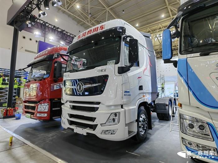 東風天龍KX LNG牽引車，530馬力.jpg
