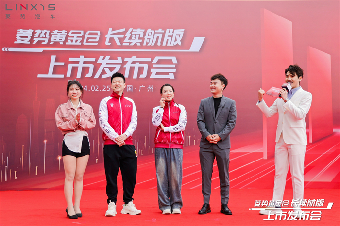 雅思組合、小剛、小怡.jpg
