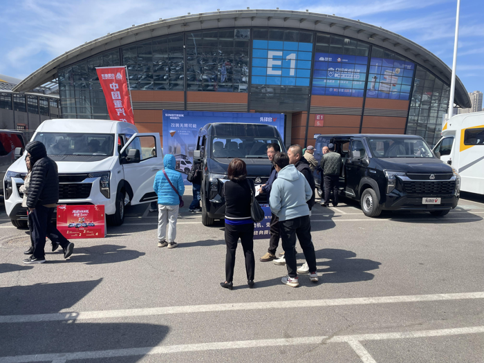 中國重汽輕型汽車強(qiáng)勢(shì)登陸三大房車展，演繹移動(dòng)生活新風(fēng)尚2.png