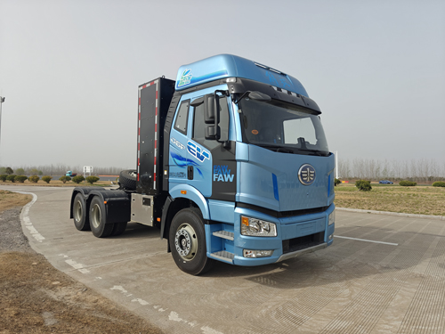 解放純電動(dòng)牽引車.jpg