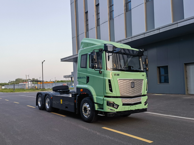 遠(yuǎn)程大電量牽引車.jpg
