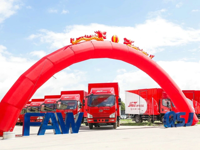 一汽解放成功交付36臺(tái)菲律賓J&T EXPRESS物流用車.jpg