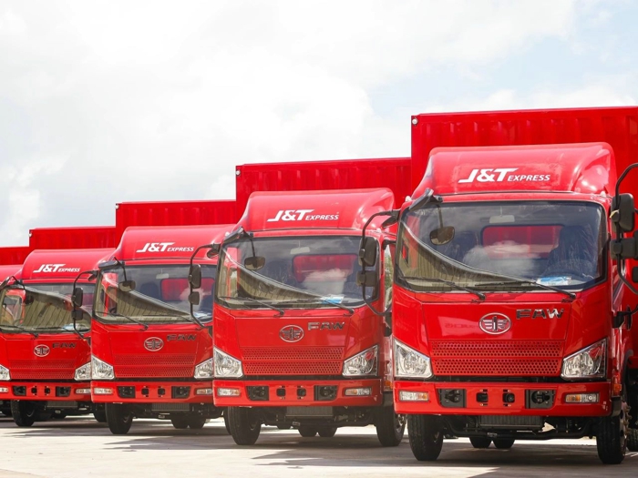 一汽解放成功交付36臺(tái)菲律賓J&T EXPRESS物流用車2.jpg