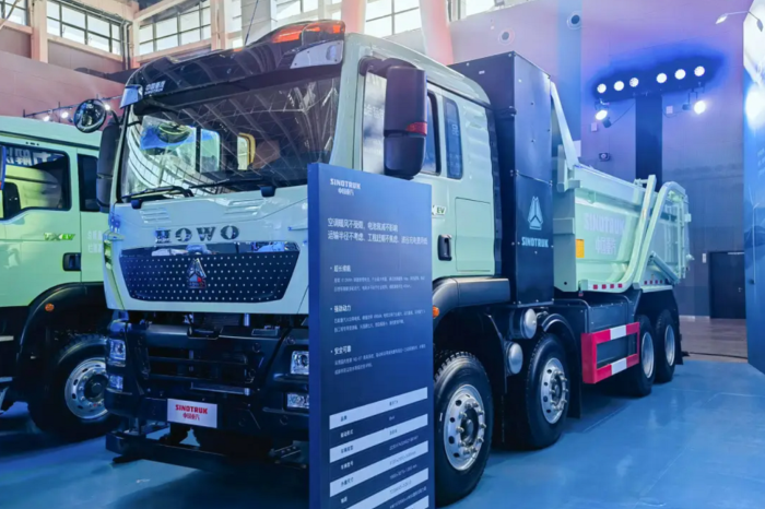 重汽豪沃TX 612kW充電自卸車.png