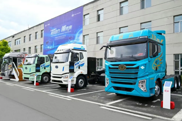 解放牽引車2.png