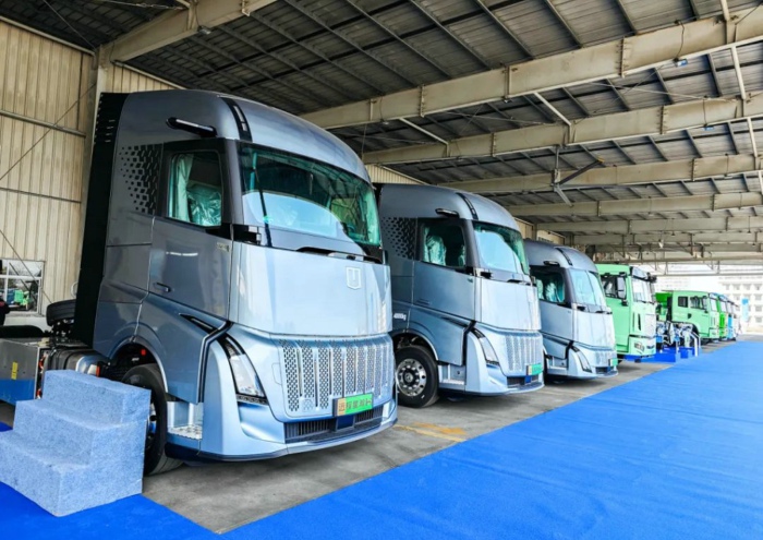 遠(yuǎn)程星瀚H醇?xì)潆妱?dòng)牽引車22.jpg