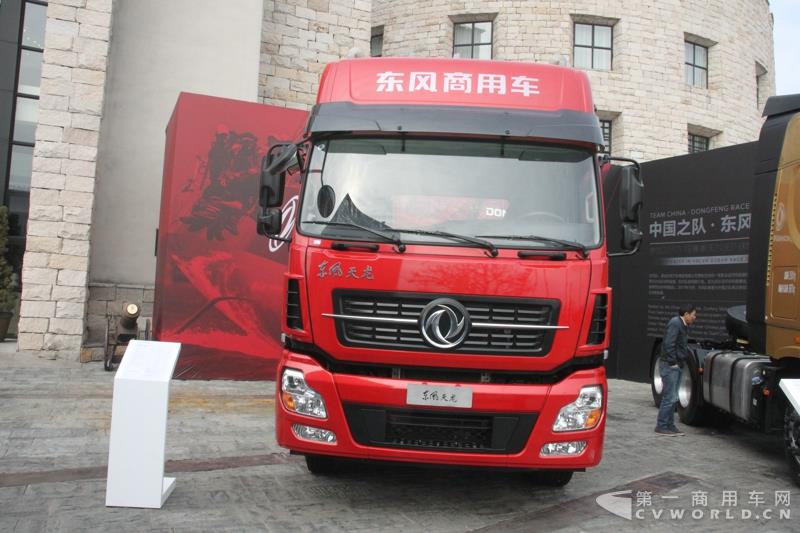東風(fēng)天龍6X4牽引車