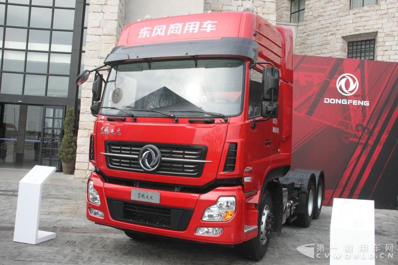 東風(fēng)天龍6X4牽引車