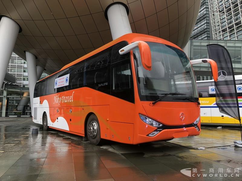 申龍SLK6116HKB歐六柴油客車，全部采用奔馳底盤