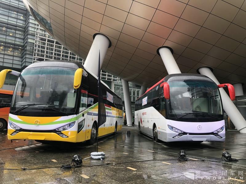 申龍SLK6116HKB歐六柴油客車，全部采用奔馳底盤