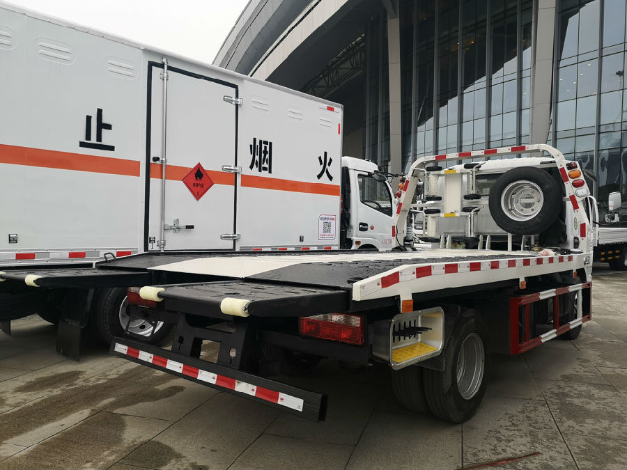 東風(fēng)清障車