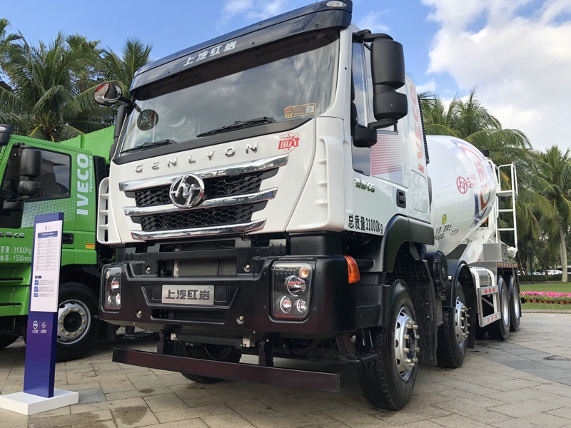 紅巖杰獅C6 8×4水泥攪拌車