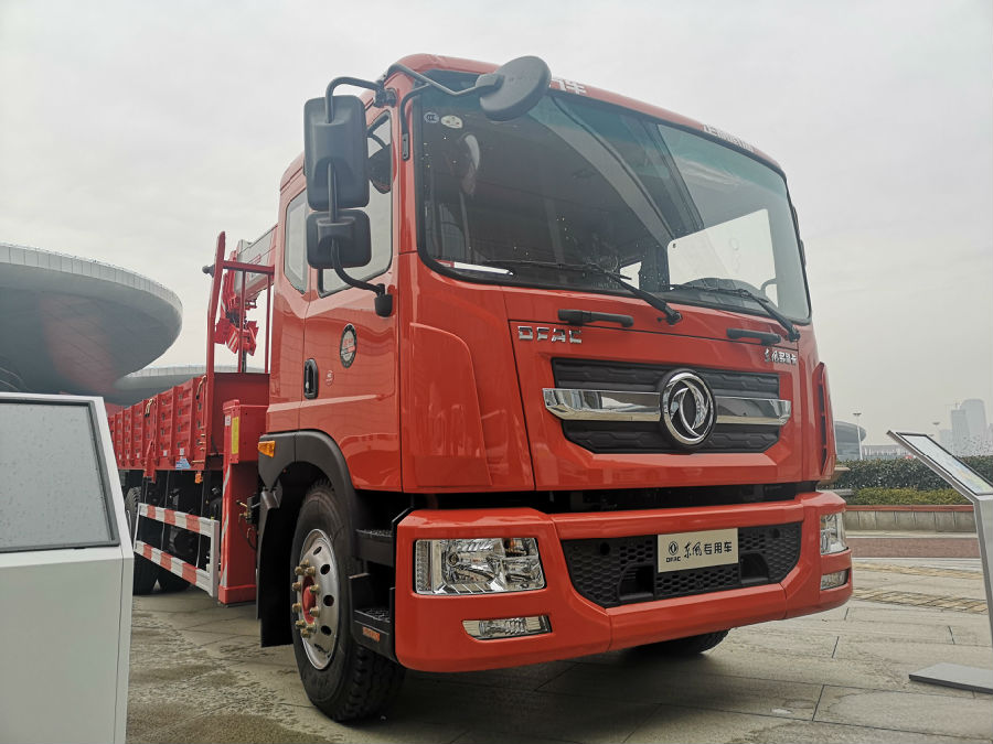搭載康明斯動(dòng)力的東風(fēng)專用車