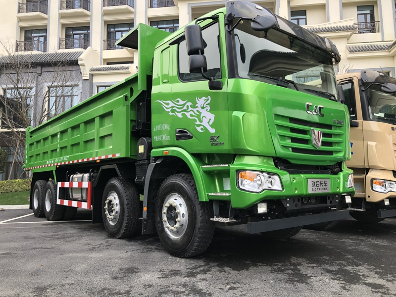 聯(lián)合卡車8×4 390馬力柴油城建渣土運(yùn)輸車