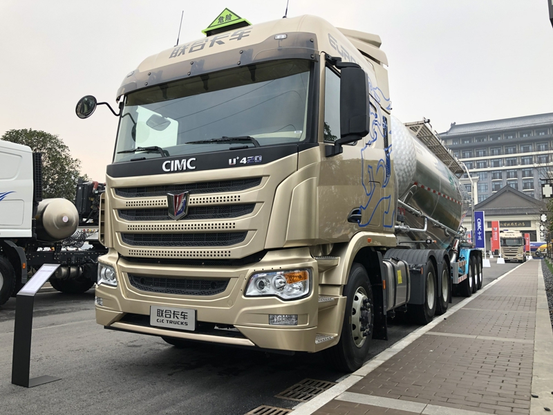 聯(lián)合卡車U+ 6×4 420馬力?；愤\(yùn)輸牽引車