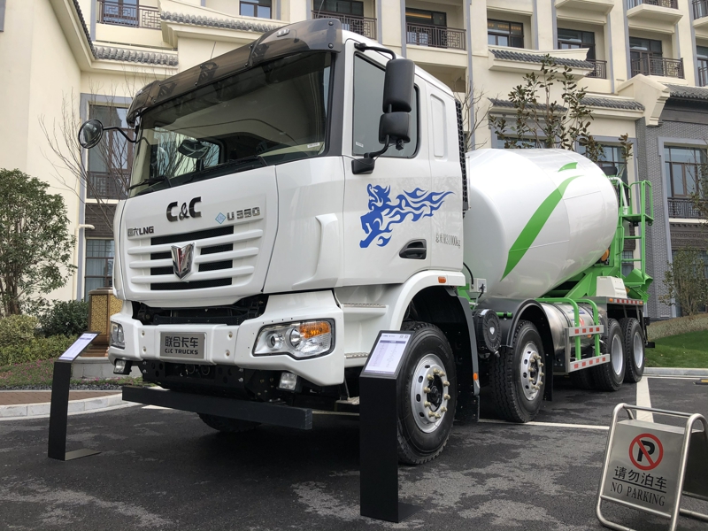 聯(lián)合卡車8×4 LNG國六混凝土攪拌車，14方