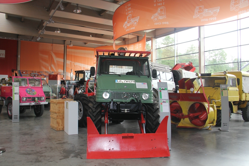 烏尼莫克博物館展車。這個博物館由烏尼莫克的發(fā)燒友們自發(fā)籌資建立，迄今已有10年時間，里面的展車都由發(fā)燒友們捐贈而來