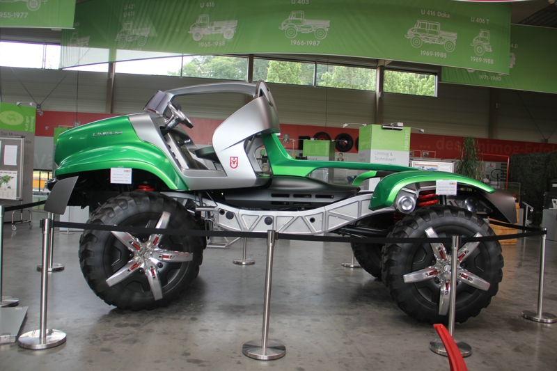 奔馳2011年推出的烏尼莫克概念車，全球似乎僅此一輛！