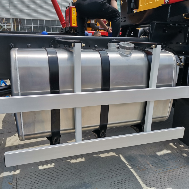 用戶參觀濰柴特車(chē)2020款礦卡新品