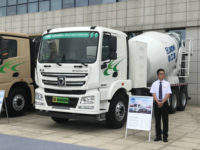 徐工漢風(fēng)G5充電版水泥攪拌車