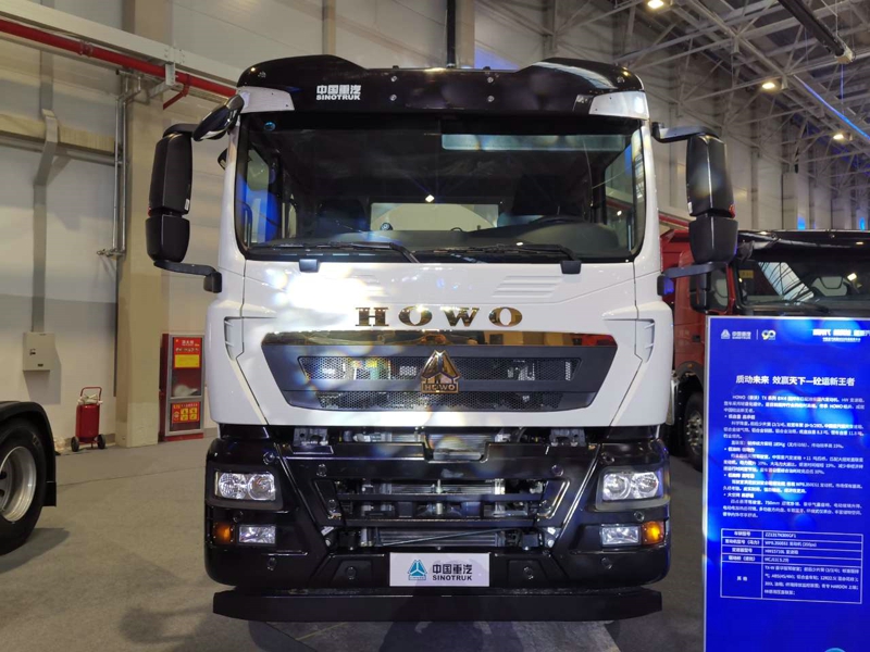 重汽豪沃TX系列8×4攪拌車，濰柴國六發(fā)動(dòng)機(jī)