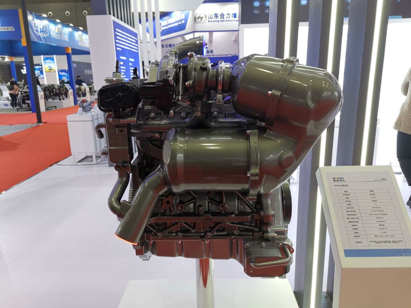 蜂巢動力HY4D24柴油機，排量2370ml