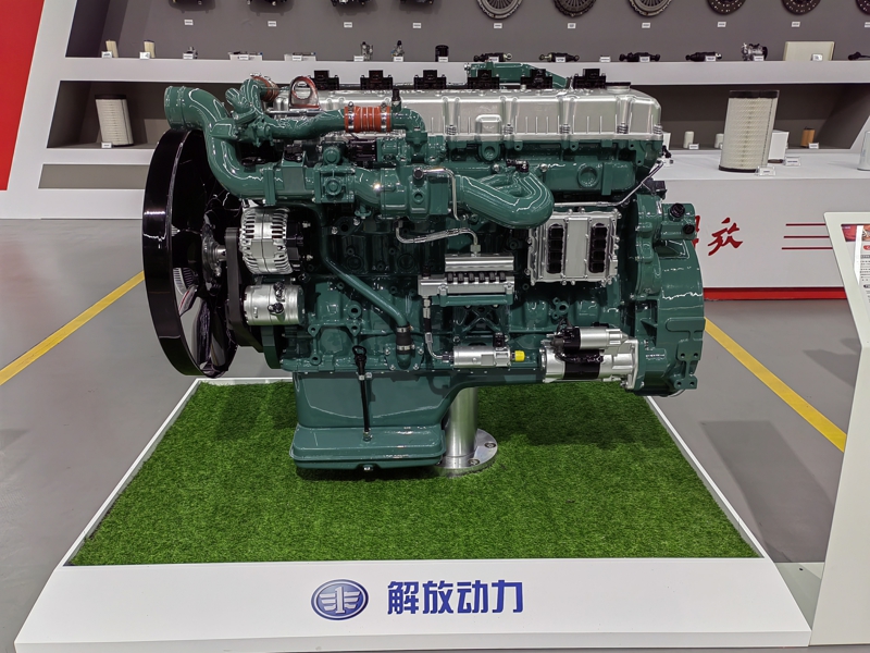 解放動力CA6SM3-E6系列燃?xì)鈾C，排量12.52升，功率覆蓋350-470馬力