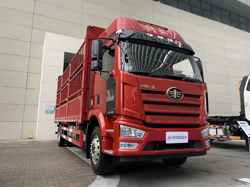 解放J6L尊享版載貨車(chē)