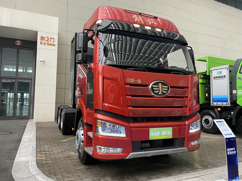 解放J6充換一體牽引車(chē)