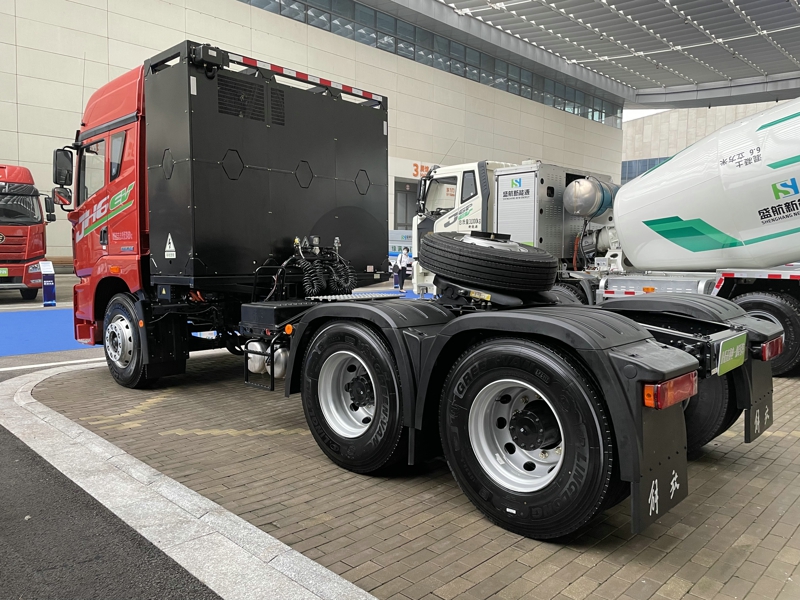 解放JH6充換電一體牽引車(chē)