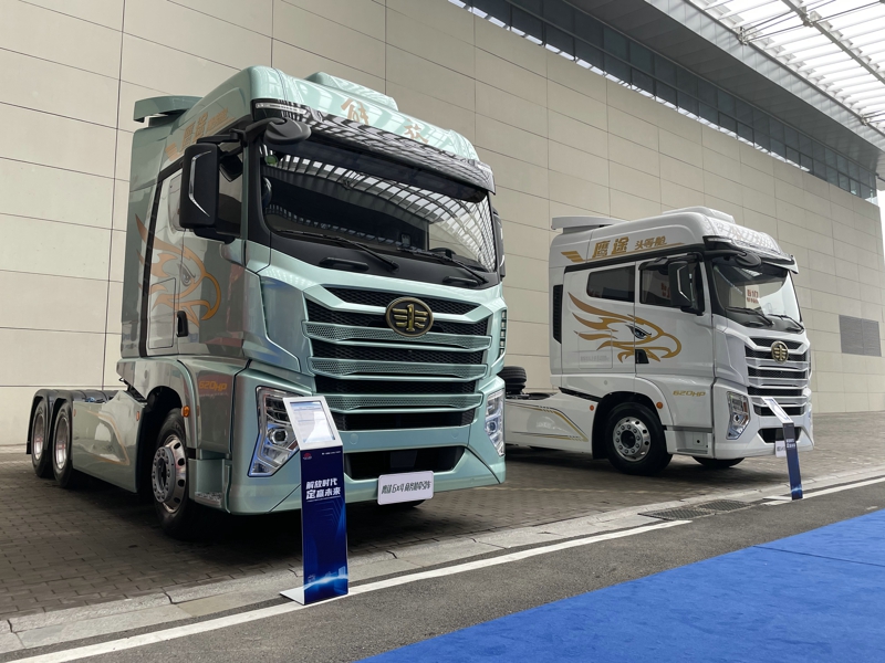 解放鷹途牽引車(chē)