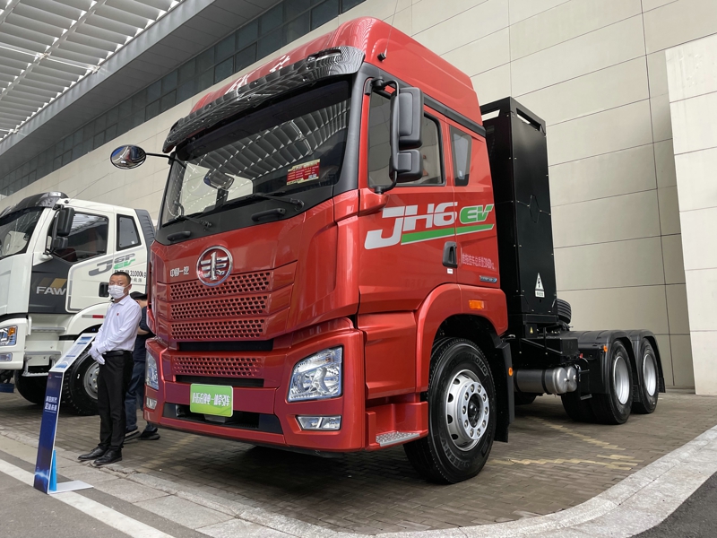 解放JH6充換電一體牽引車(chē)